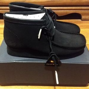 Clark's wallabies 9.5